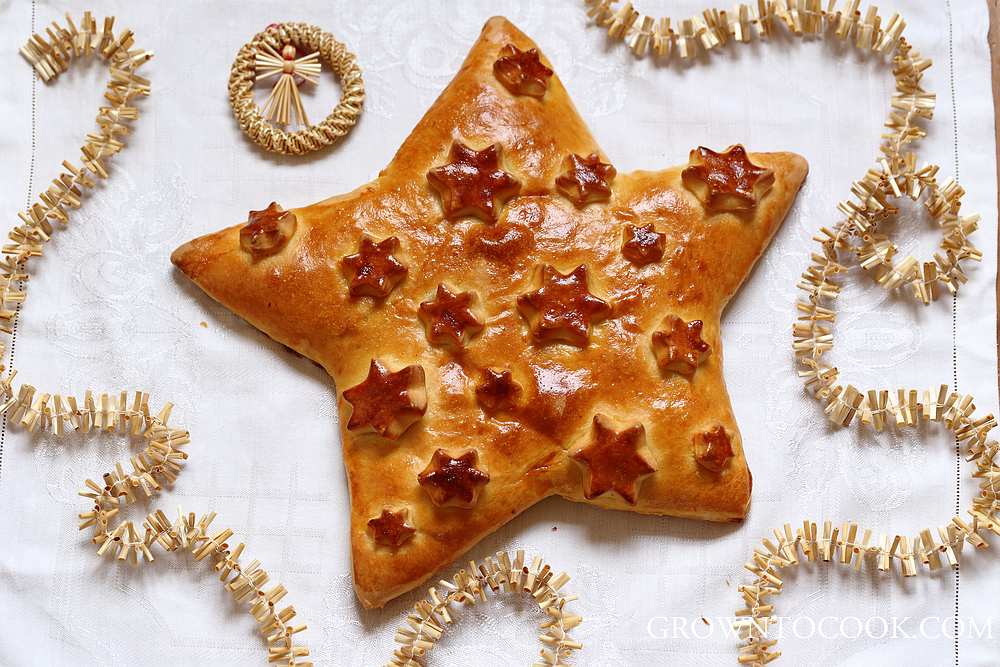Christmas star bread