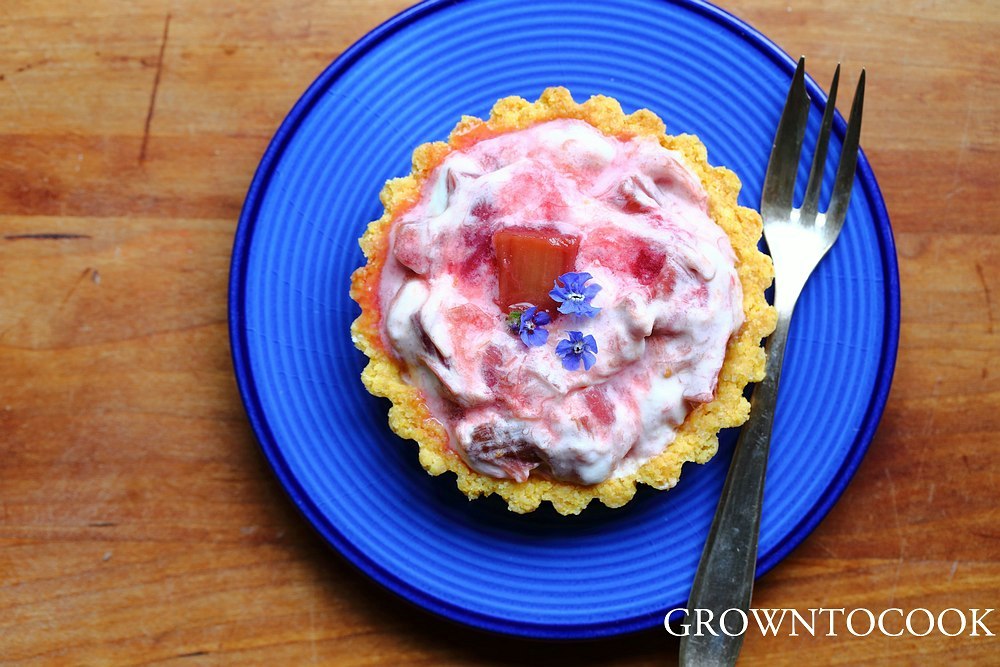 Rhubarb tartelletes in corn meal crust