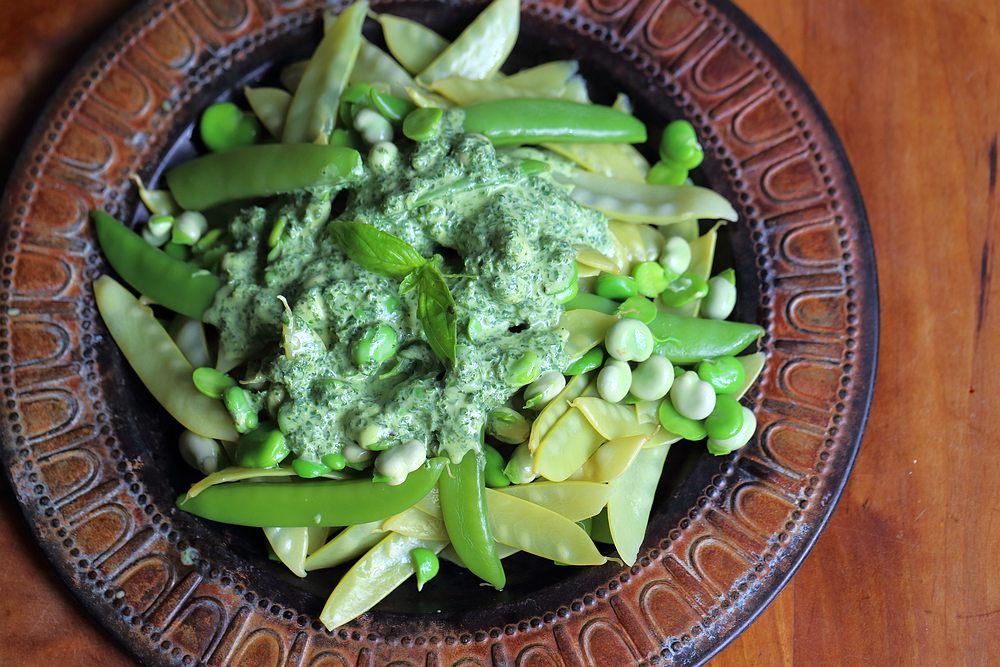 Broad beans and snow peas salad