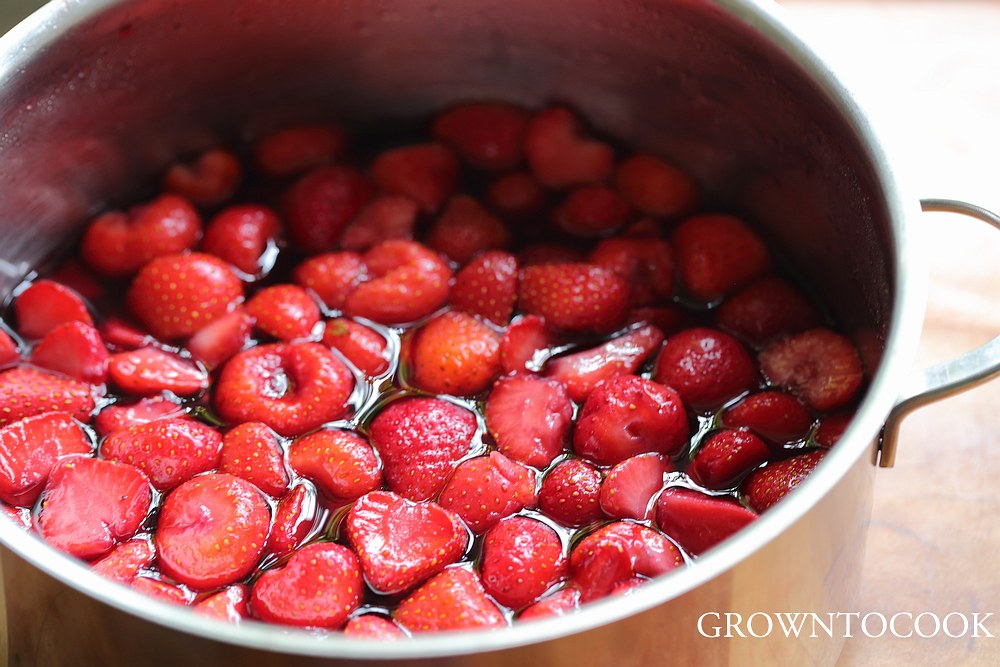Strawberries in red wine syrup