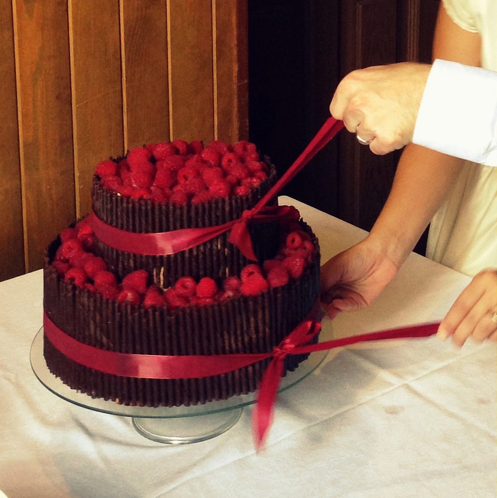 raspberry chocolate wedding cake