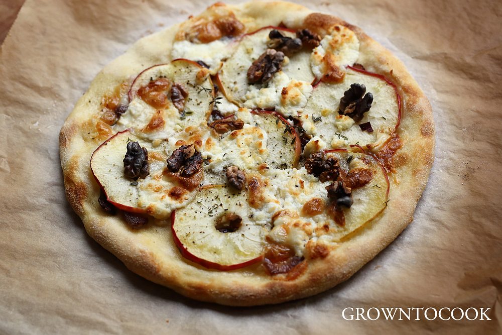 apple and goat cheese pizza