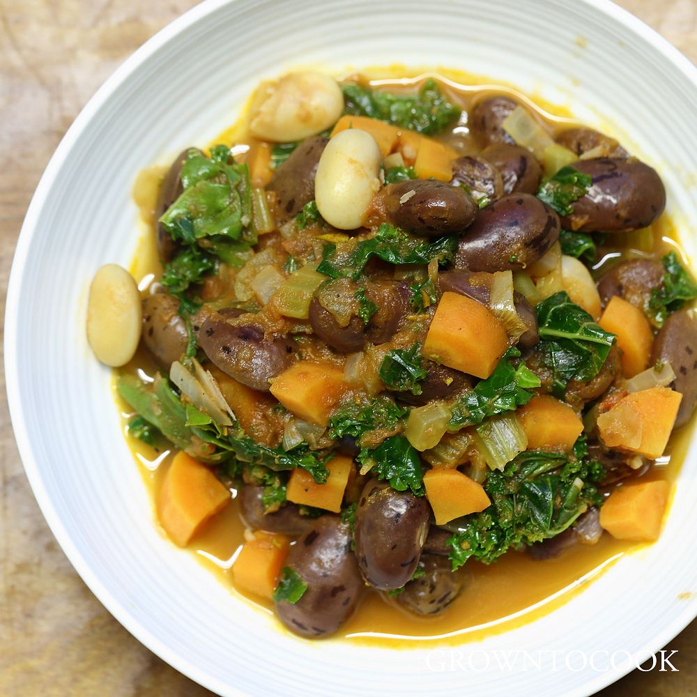 Bean stew with kale and rosemary