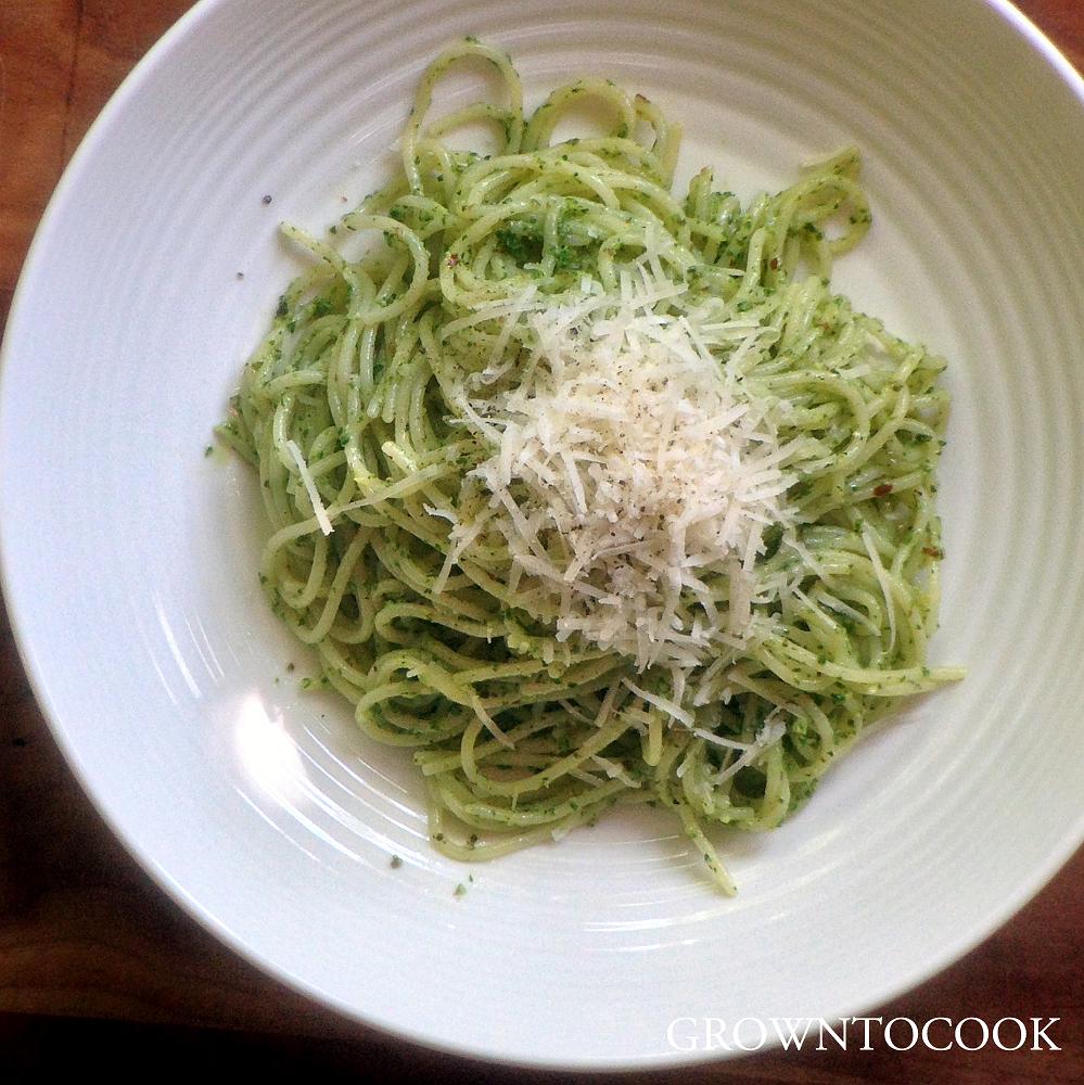 spaghetti with pesto