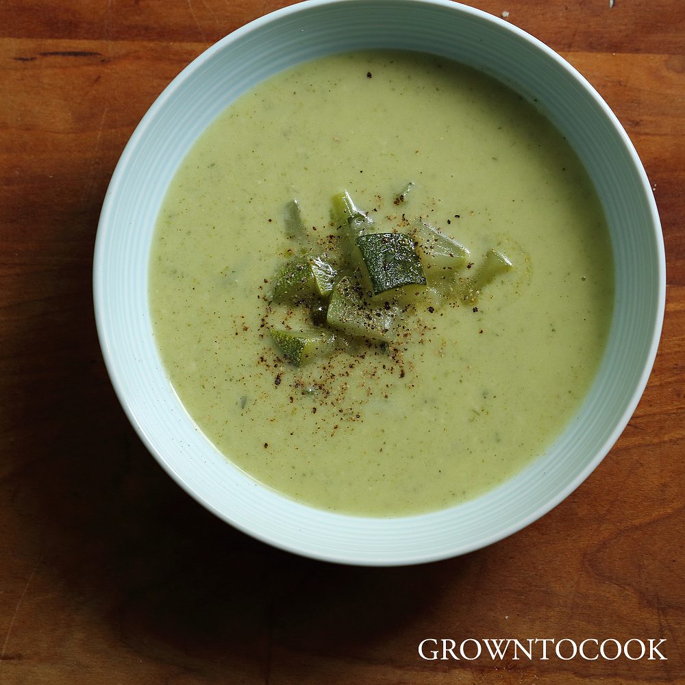 Italian courgette and basil soup