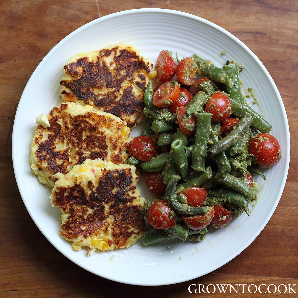 corn ricotta cakes with beans