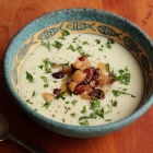Cauliflower soup with Gorgonzola and pickled pear relish