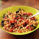 Chickpea salad with roasted peppers and black olives