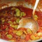 Broad beans in tomato sauce with many spices